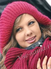 Бордовые берет и шарф