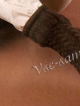 Коричневые носки с косами спицами