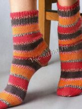 Пестрые носки спицами