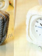 Серое и белое украшение для будильника