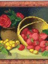 Вышивка клубника в корзинке